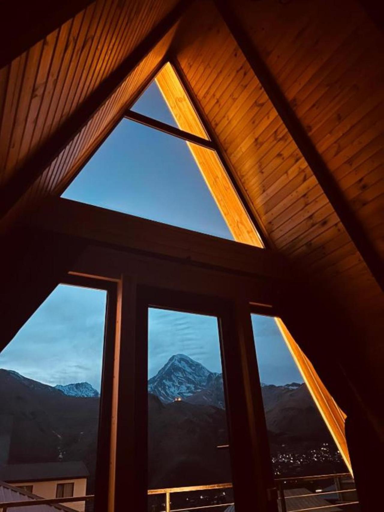 Отель Pyramid Kazbegi Экстерьер фото